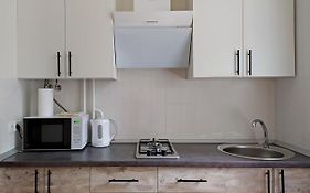Comfortable And Pacified Apartment Near The Birch Square